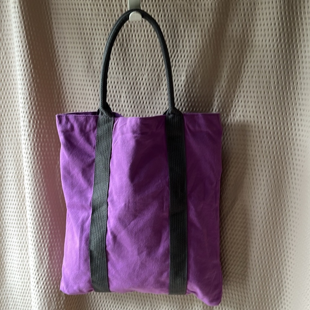 Old Navy jersey purple tote bag. 14"x16". Fully lined. New, excellent condition